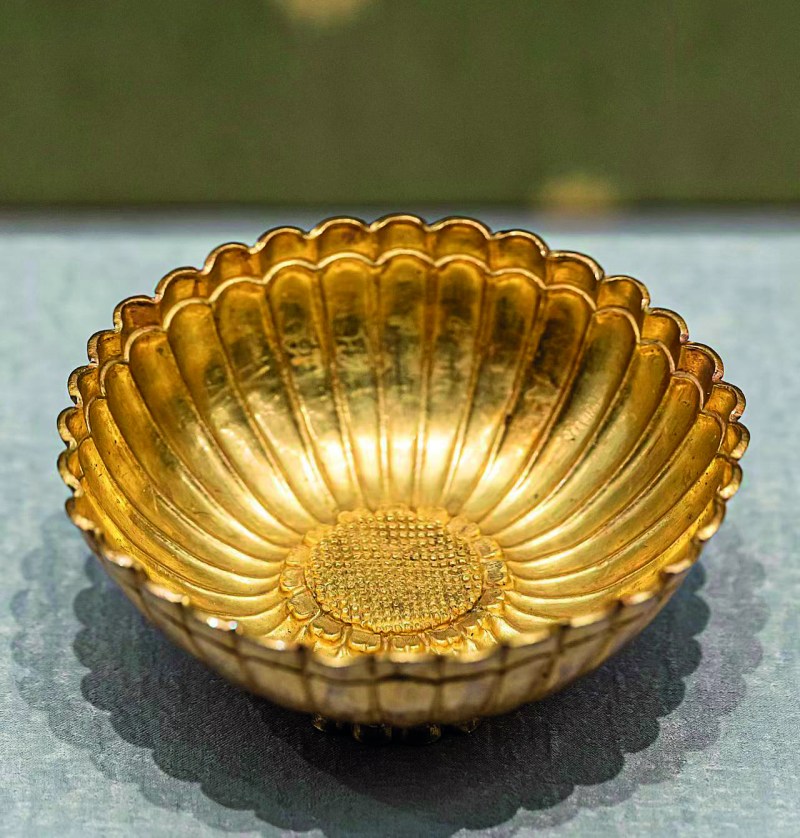 明 金菊瓣形盏 - 图9