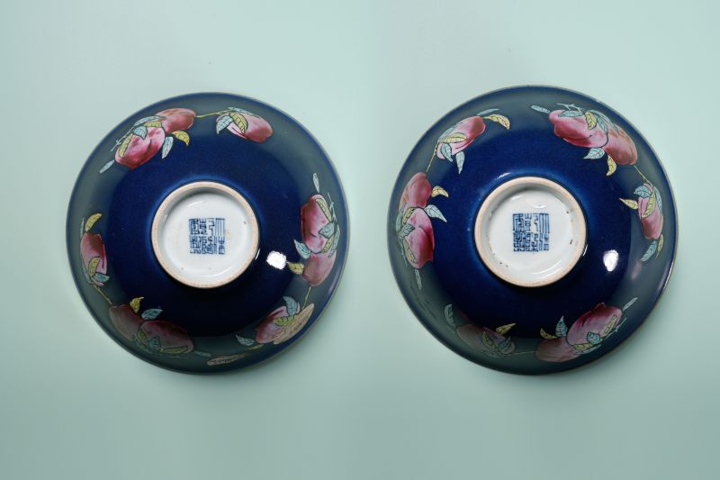 清 蓝釉粉彩寿桃纹碗成对 - 图4