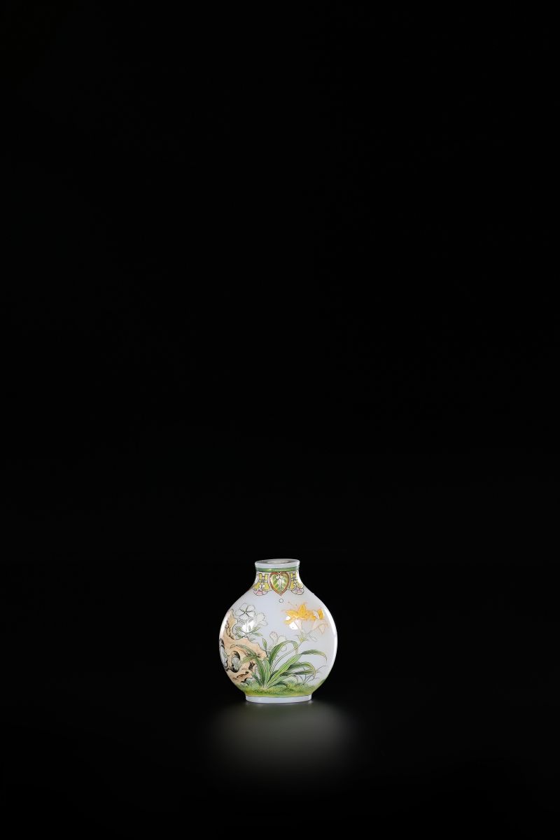 清乾隆 料胎珐琅彩萱草花鸟纹烟壶 - 图2