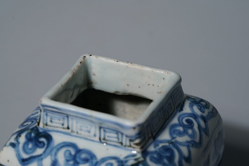 明嘉靖 青花折枝花卉纹四方小罐 - 图10