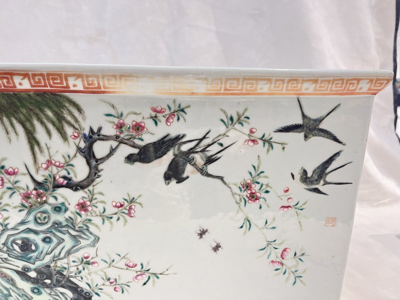 粉彩杏林春燕图长方花盆 - 图13