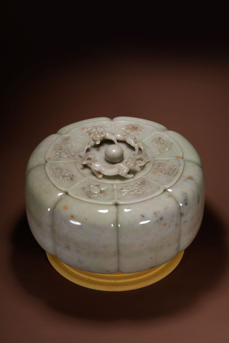 清 翡翠雕龙纹大捧盒 - 图5