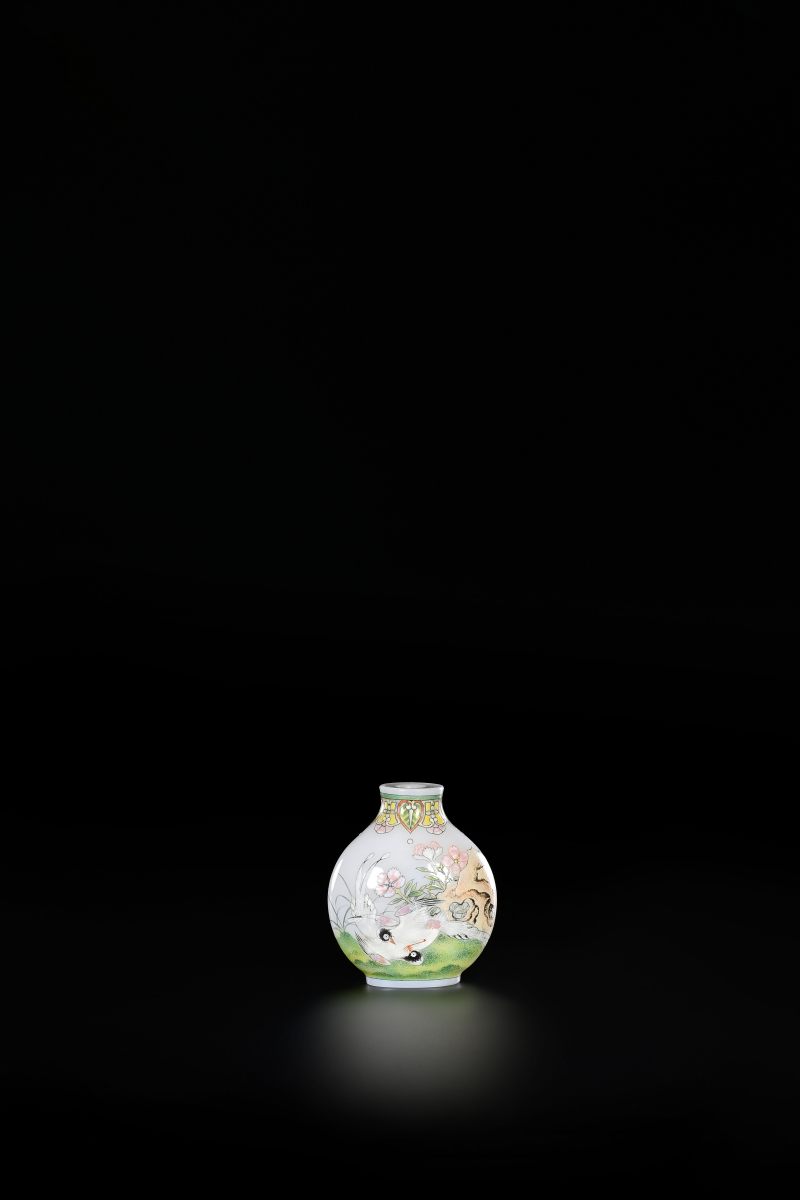 清乾隆 料胎珐琅彩萱草花鸟纹烟壶 - 图3