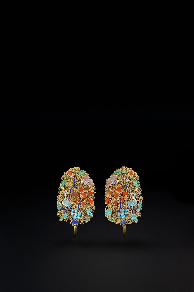 明 金累丝嵌宝花鸟纹耳饰一对 - 图2