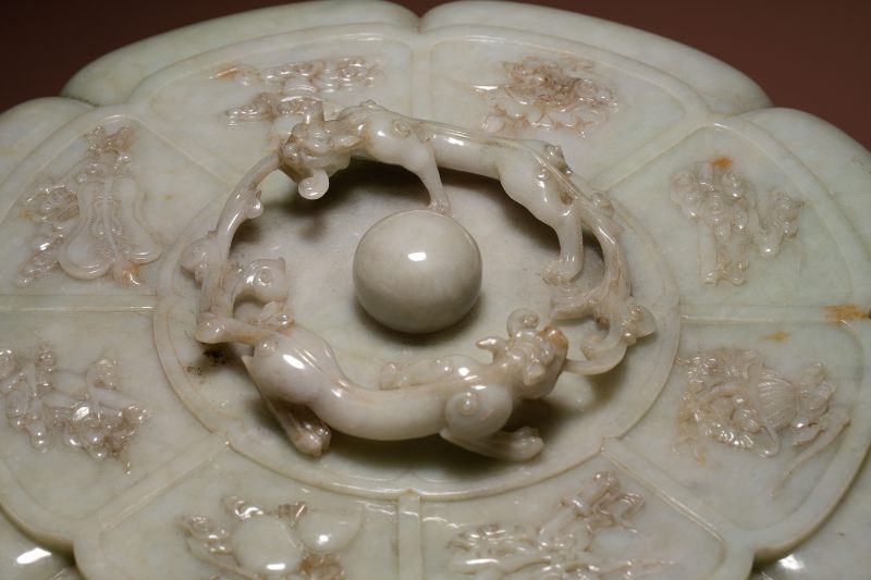 清 翡翠雕龙纹大捧盒 - 图6