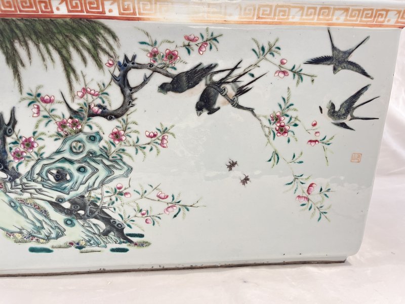 粉彩杏林春燕图长方花盆 - 图14