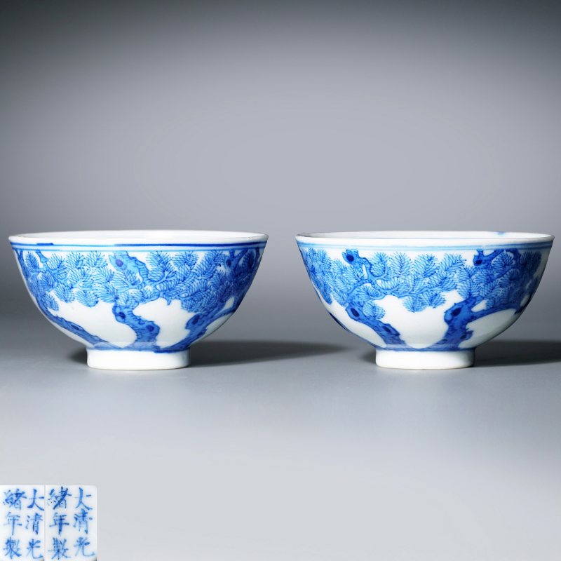 清光绪 青花虬松图杯一对