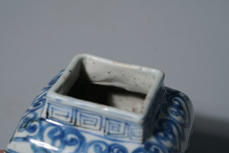 明嘉靖 青花折枝花卉纹四方小罐 - 图12