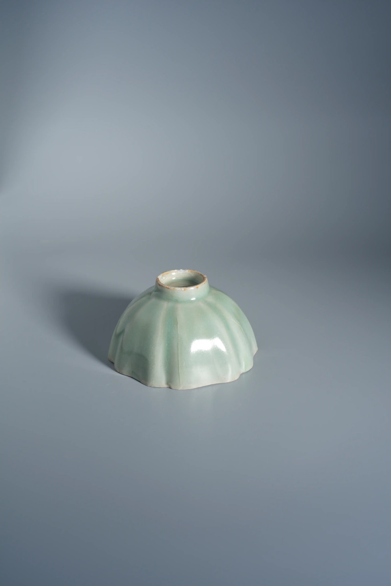 龙泉窑粉青釉花口杯 - 图2