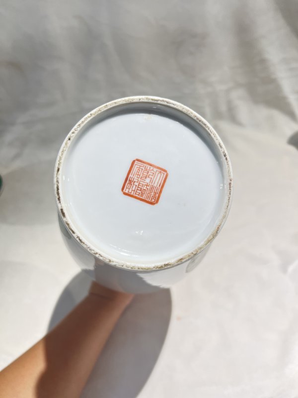 粉彩祝寿图长颈瓶 - 图8