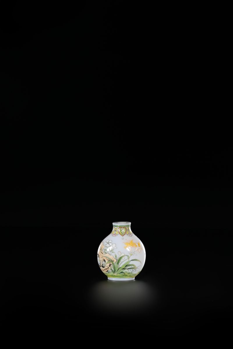 清乾隆 料胎珐琅彩萱草花鸟纹烟壶 - 图5