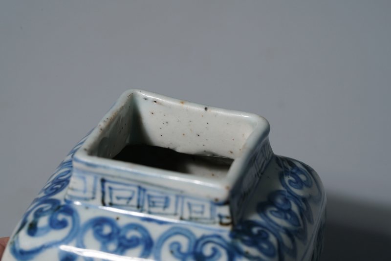 明嘉靖 青花折枝花卉纹四方小罐 - 图13