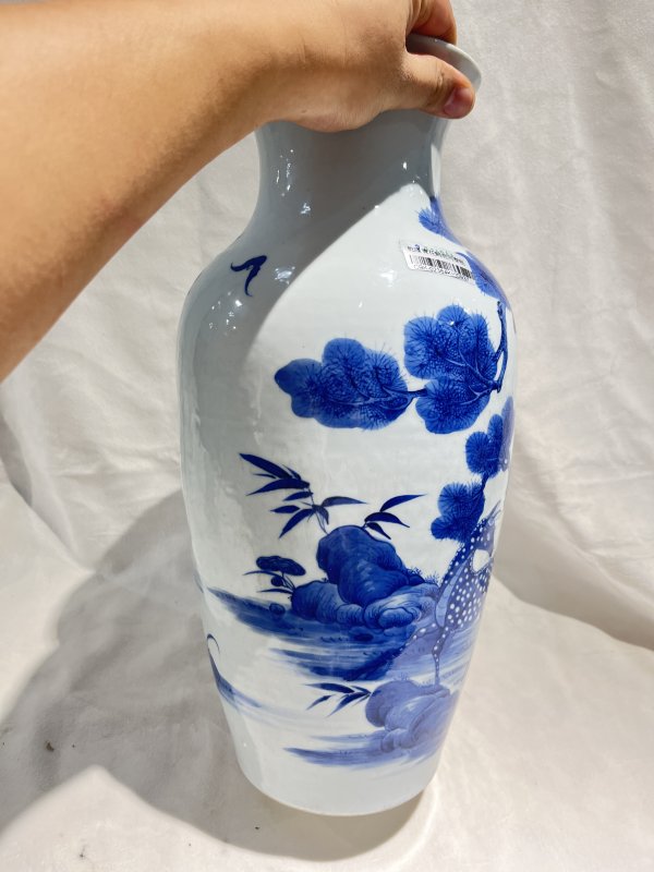 青花松鹿纹罗汉瓶 - 图5