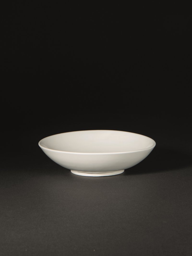 明 白釉茶碗