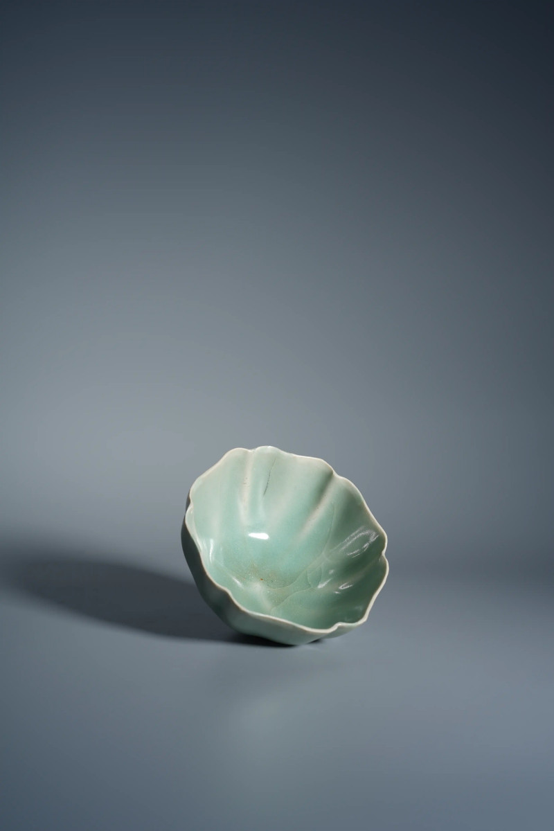 龙泉窑粉青釉花口杯 - 图3