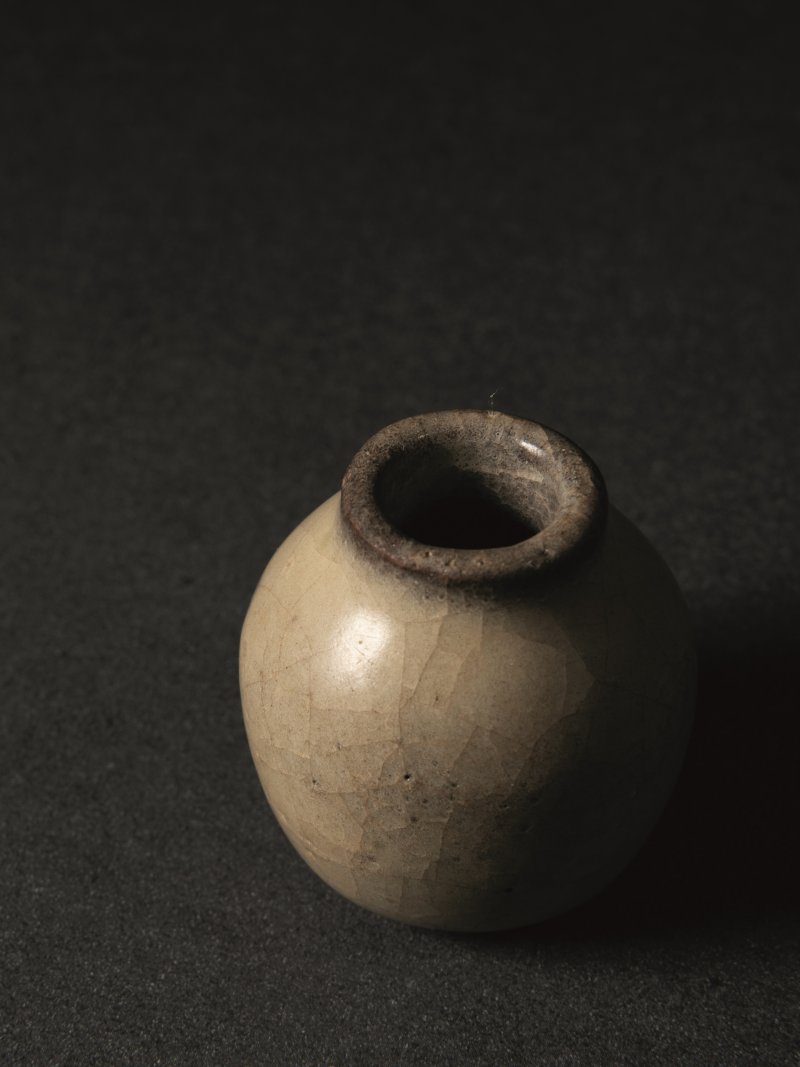 明 官窑米黄釉茶入