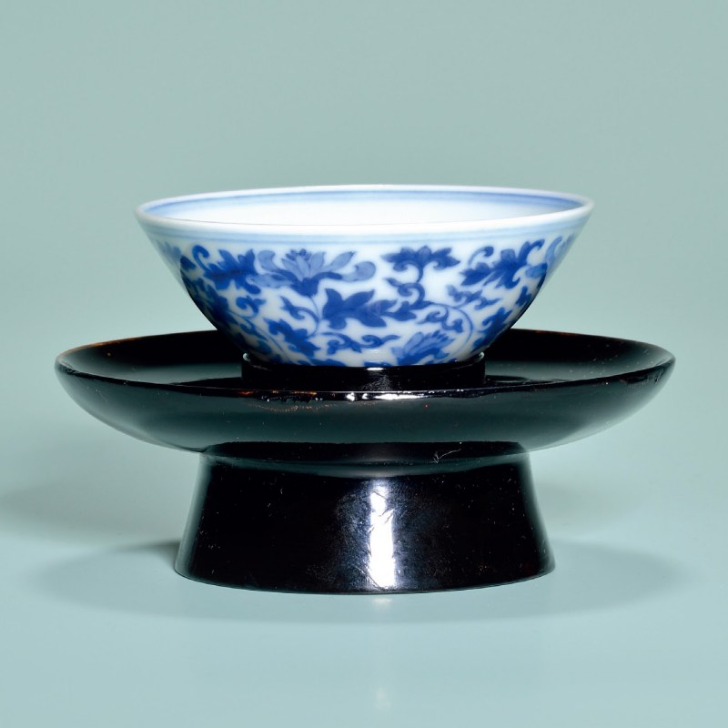 清雍正 青花莲花纹小盏