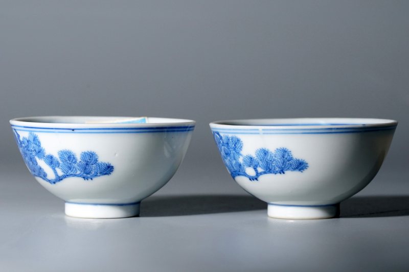 清光绪 青花虬松图杯一对 - 图4