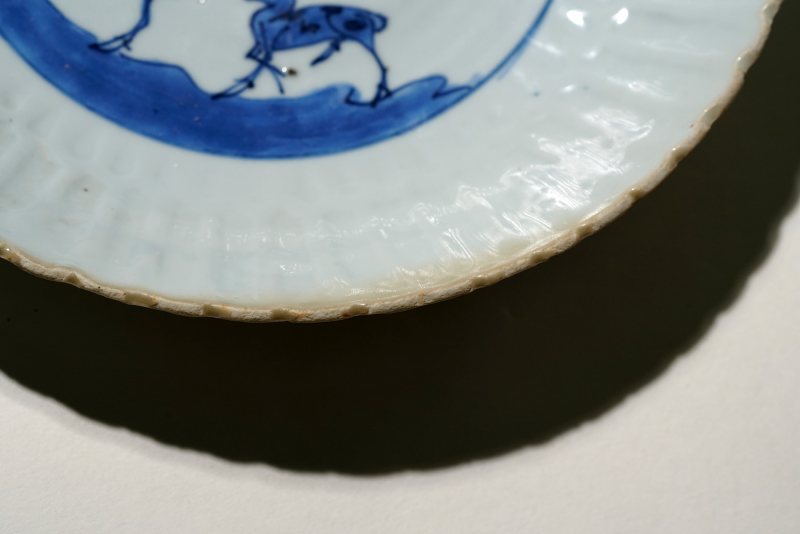 明万历 青花松鹿菊瓣盘 - 图6