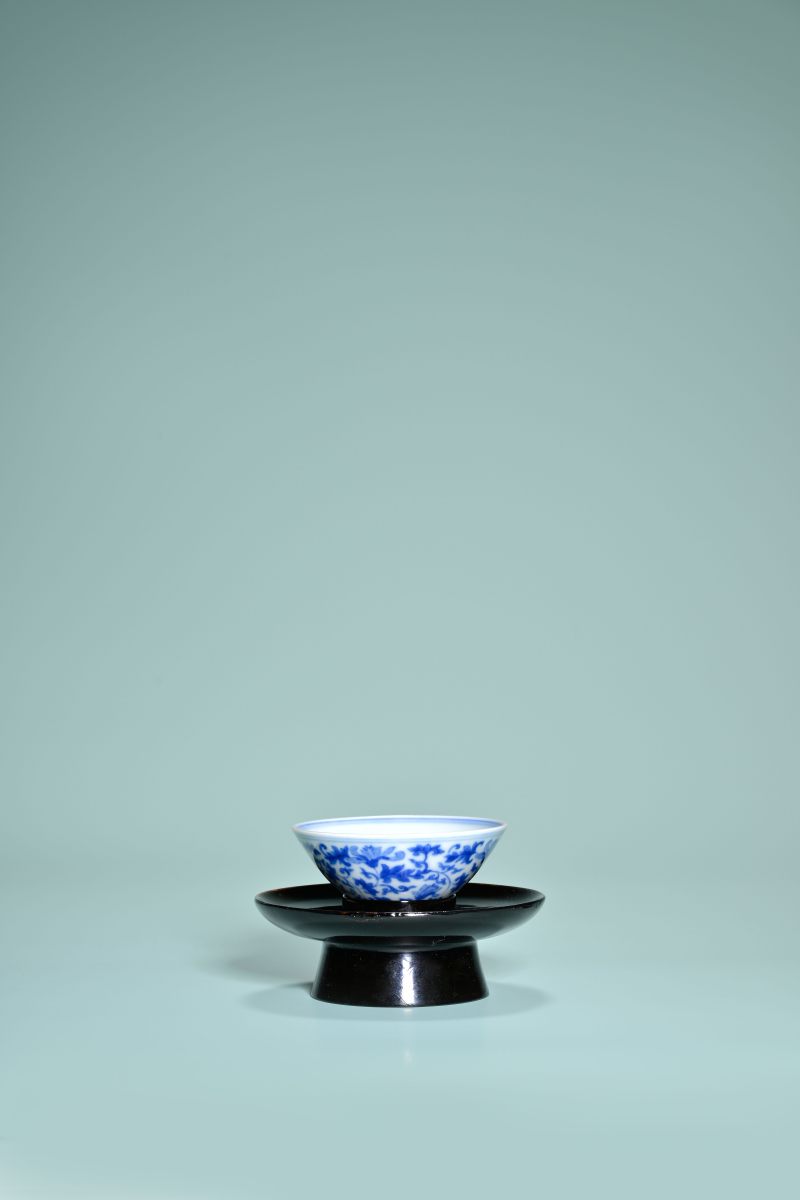 清雍正 青花莲花纹小盏 - 图2