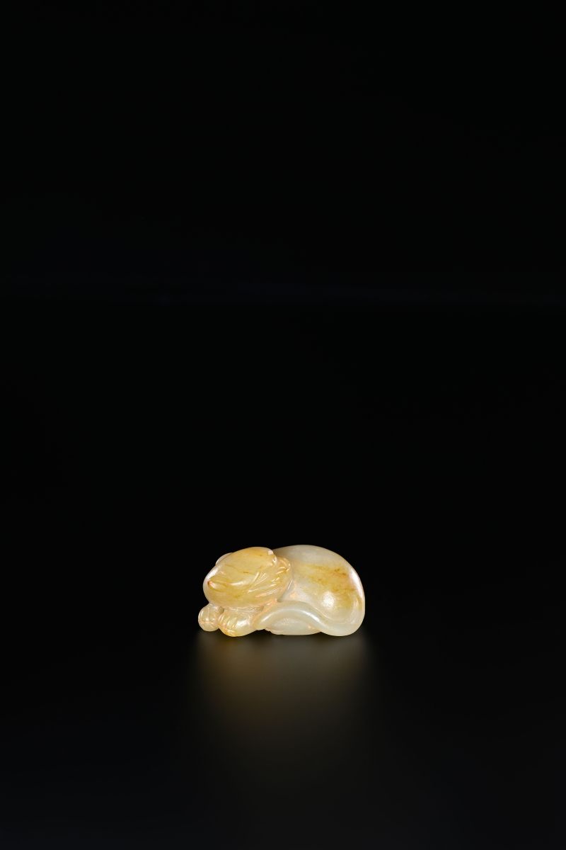明 白玉红沁卧獾 - 图3
