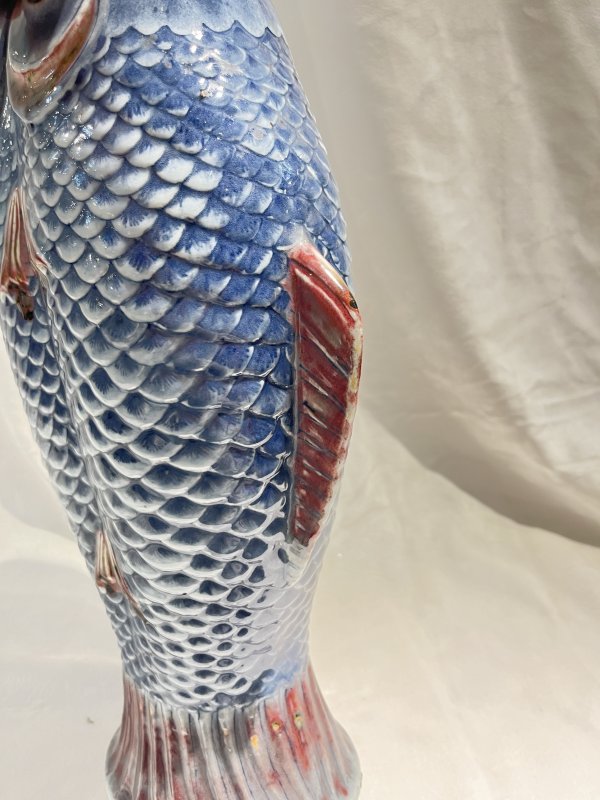 青花釉里红双鱼形花插 - 图15