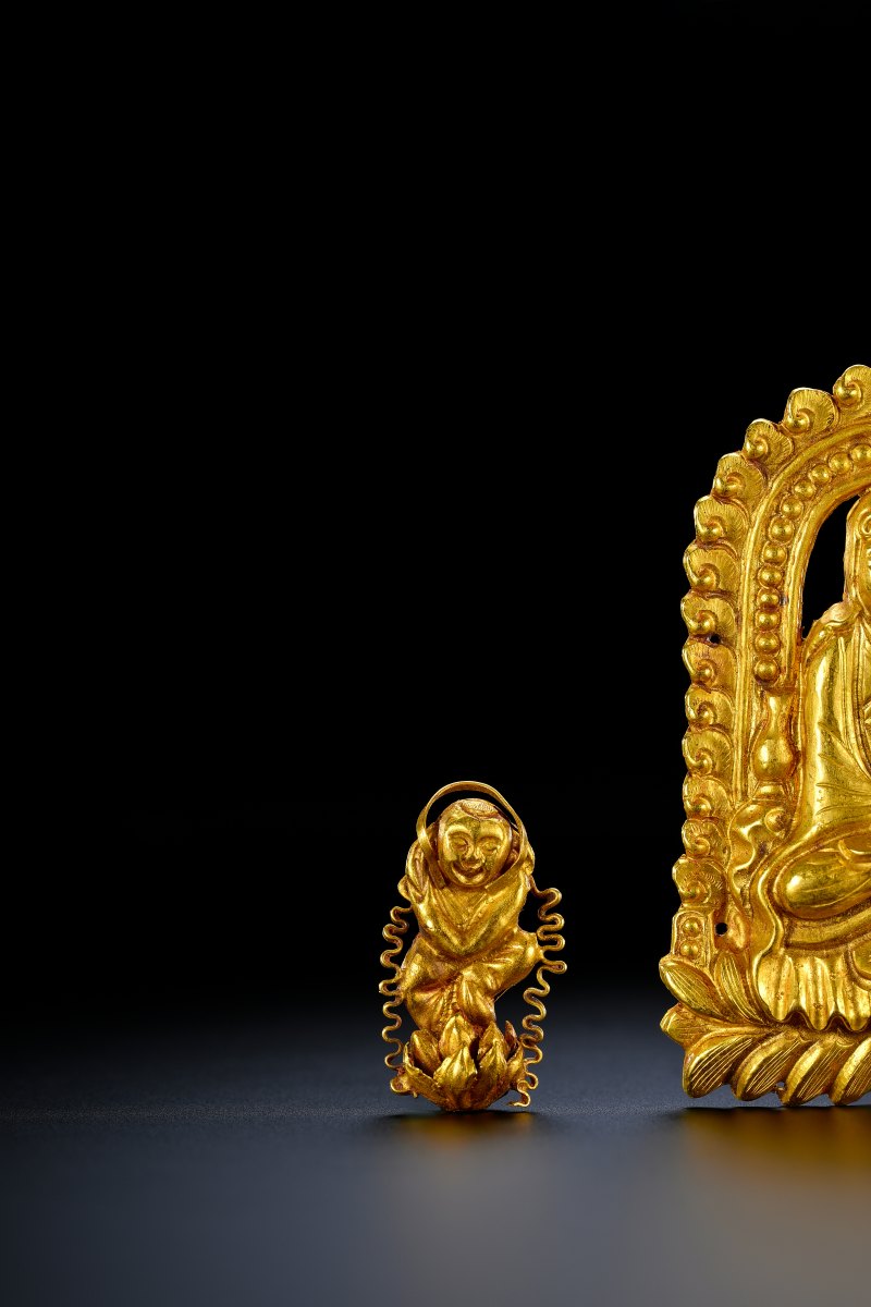 明 金錾刻观音莲花生童子饰件一组三件 - 图2