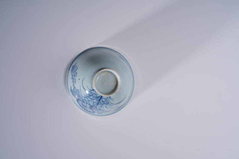 青花淡描菊纹杯 - 图2