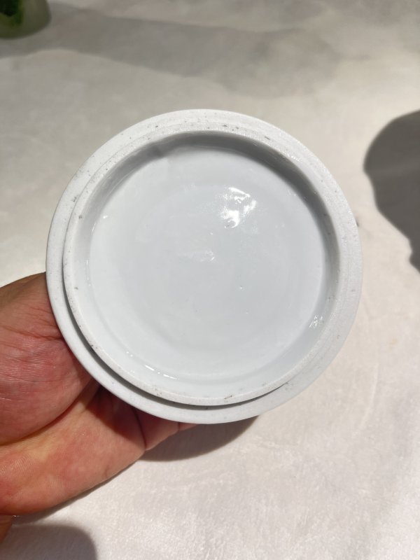 德化白瓷梅花纹盖罐 - 图11