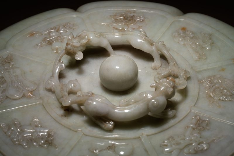 清 翡翠雕龙纹大捧盒 - 图12