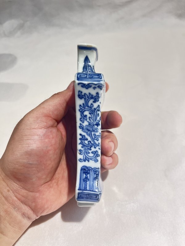 青花缠枝莲纹璧瓶 - 图6