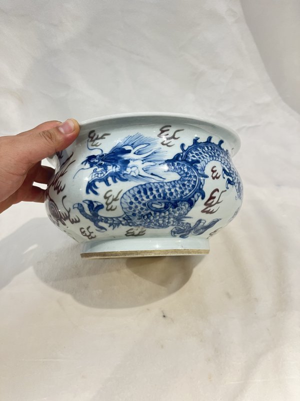 青花釉里红双龙戏珠纹香炉 - 图3