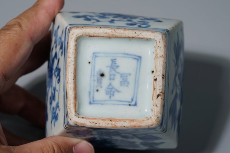 明嘉靖 青花折枝花卉纹四方小罐 - 图19