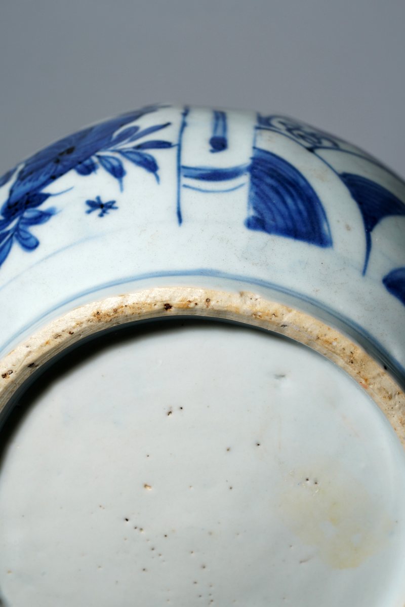明万历 青花克拉克海马纹瓶 - 图13