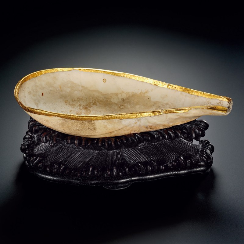 明 金扣白螺长曲杯