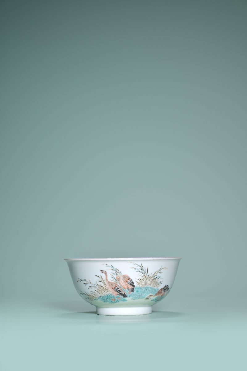 清乾隆 唐英制内青花外粉彩飞鸣食宿诗文碗 - 图2