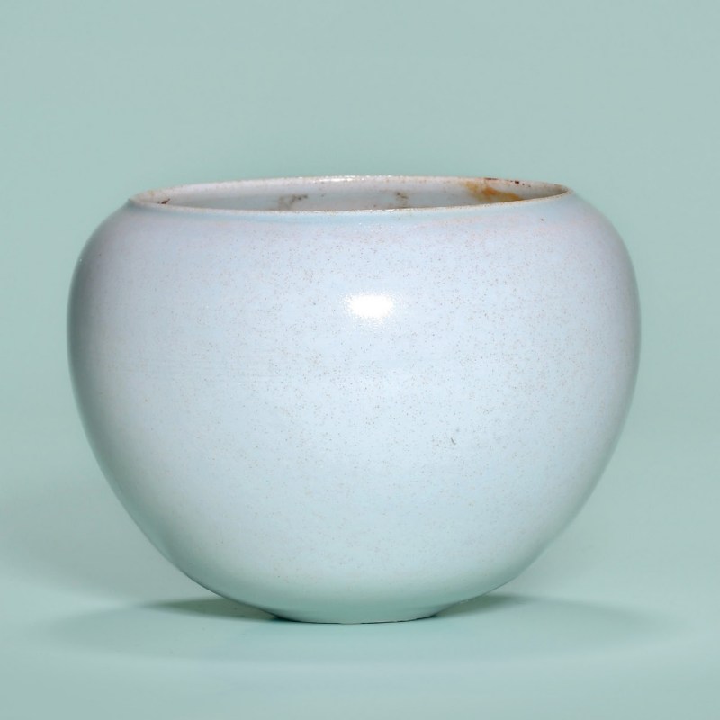 明 白釉蛋壳形钵