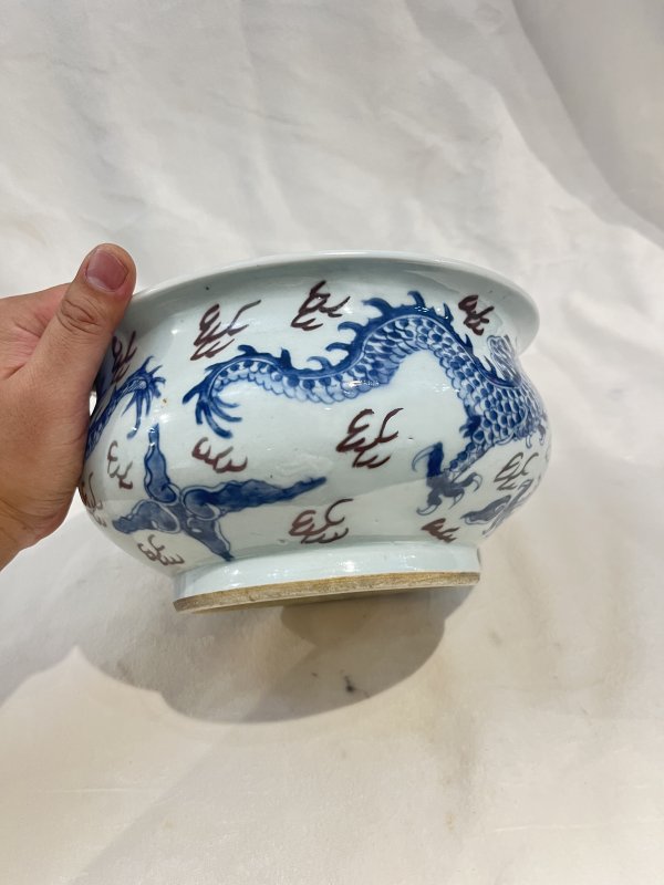 青花釉里红双龙戏珠纹香炉 - 图5