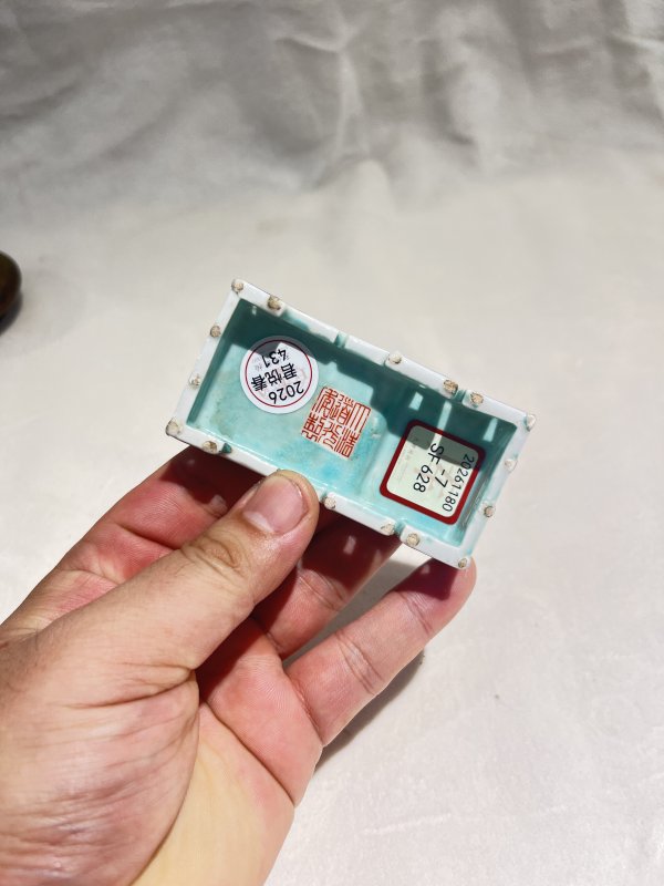 青花加彩刘海戏金蟾纹墨床 - 图5