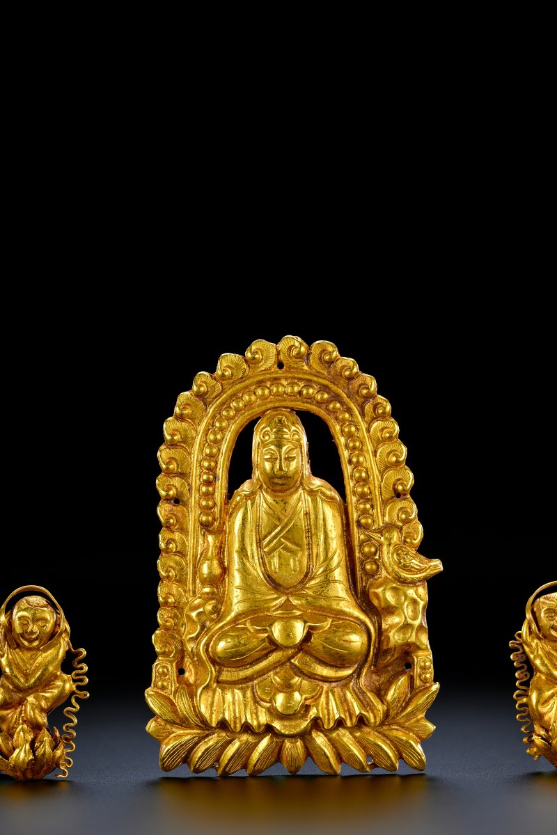 明 金錾刻观音莲花生童子饰件一组三件 - 图4