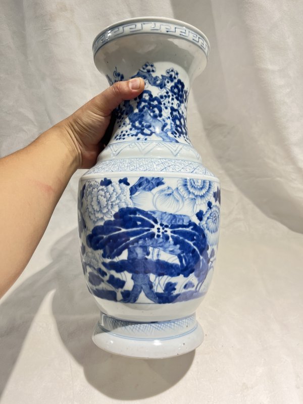 青花花卉纹撇口瓶 - 图3