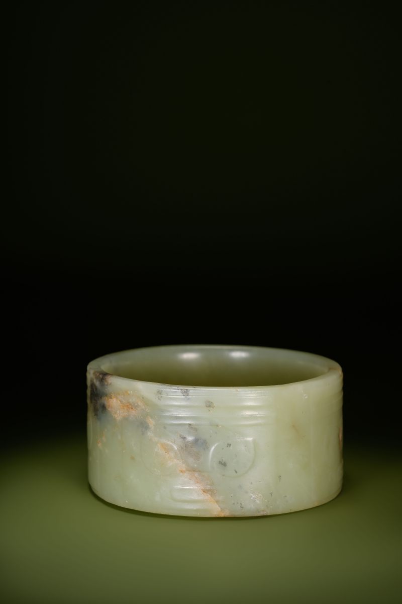 明 黄玉兽面纹琮式箍形器 - 图9