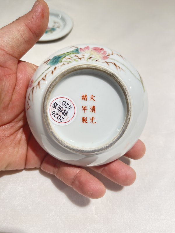 粉彩荷塘花鸟纹盖盒一套 - 图6