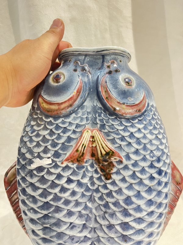 青花釉里红双鱼形花插 - 图4