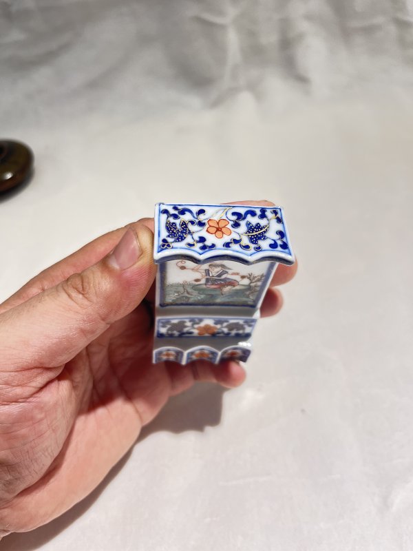 青花加彩刘海戏金蟾纹墨床 - 图7