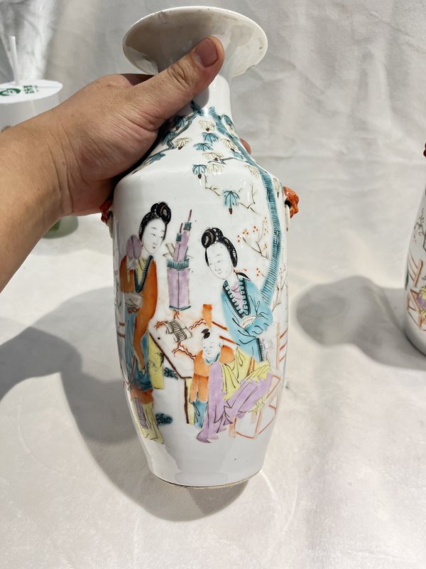 粉彩仕女纹瓶一对 - 图4