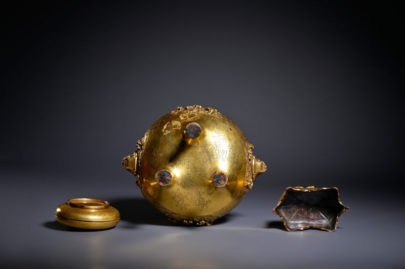 清中期 铜鎏金炉瓶三式 - 图7