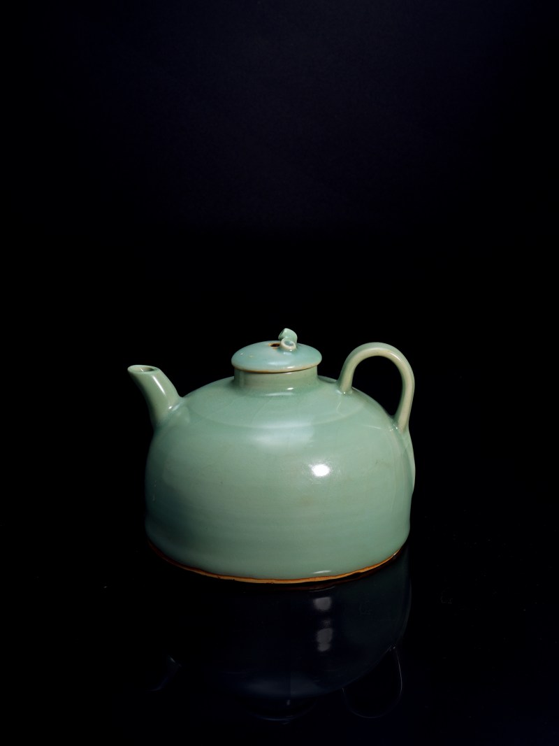 龙泉窑茶壶