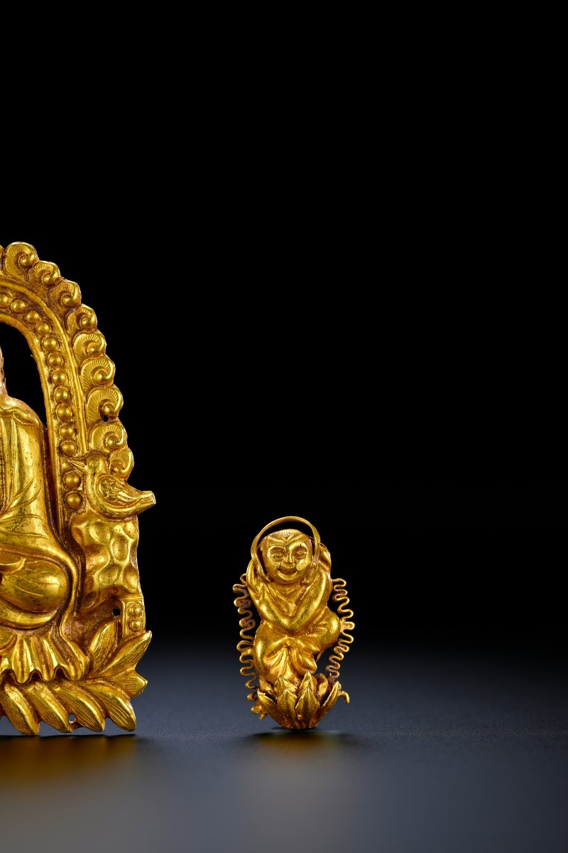 明 金錾刻观音莲花生童子饰件一组三件 - 图5