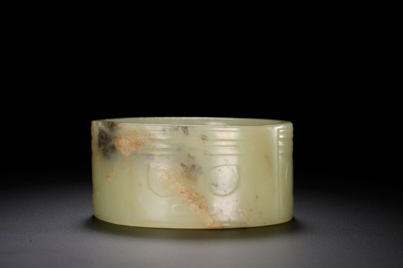 明 黄玉兽面纹琮式箍形器 - 图13